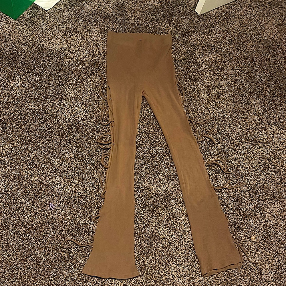 Cute tie up pants.Good for events!